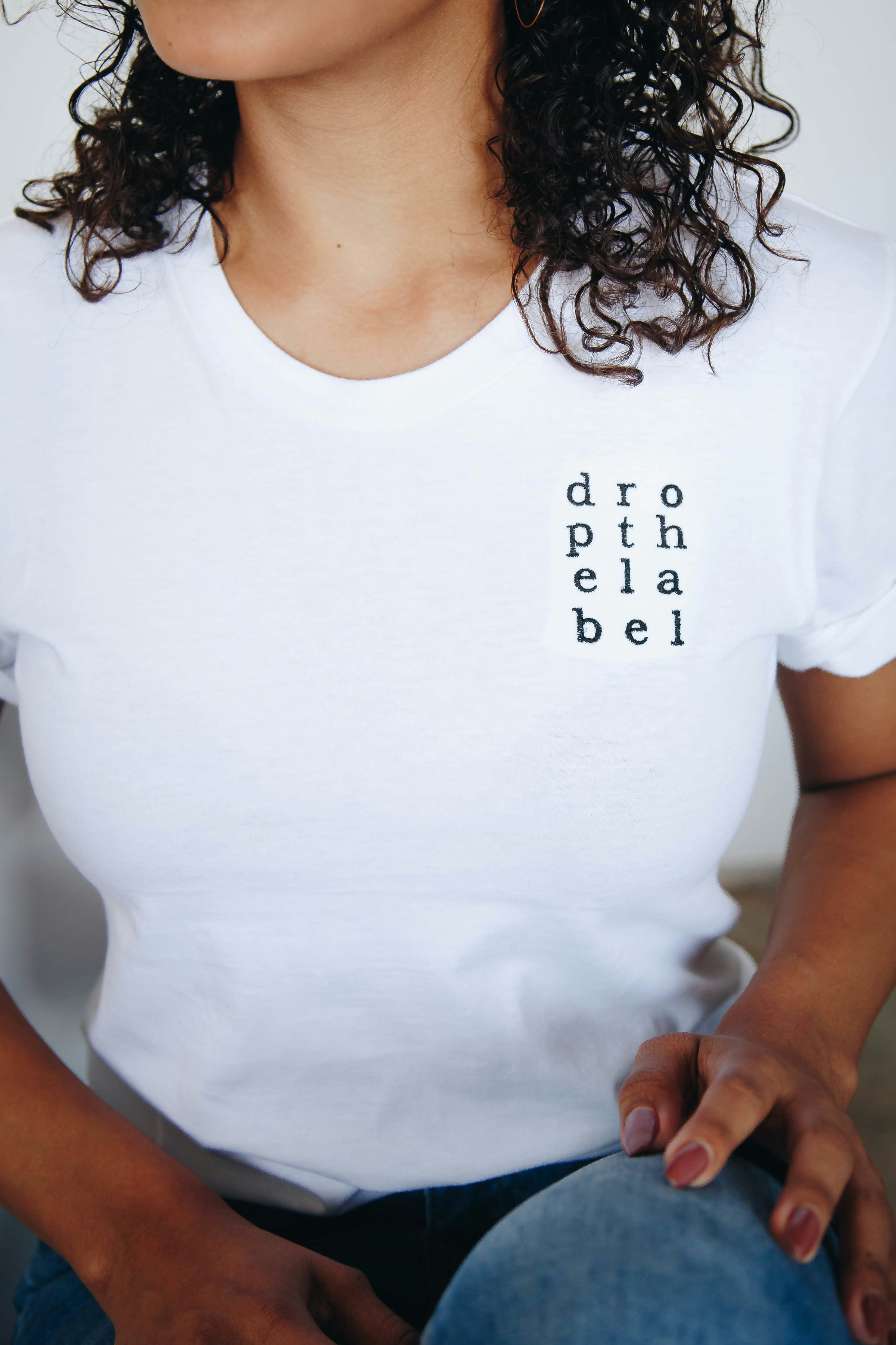 Woman wearing a white t-shirt